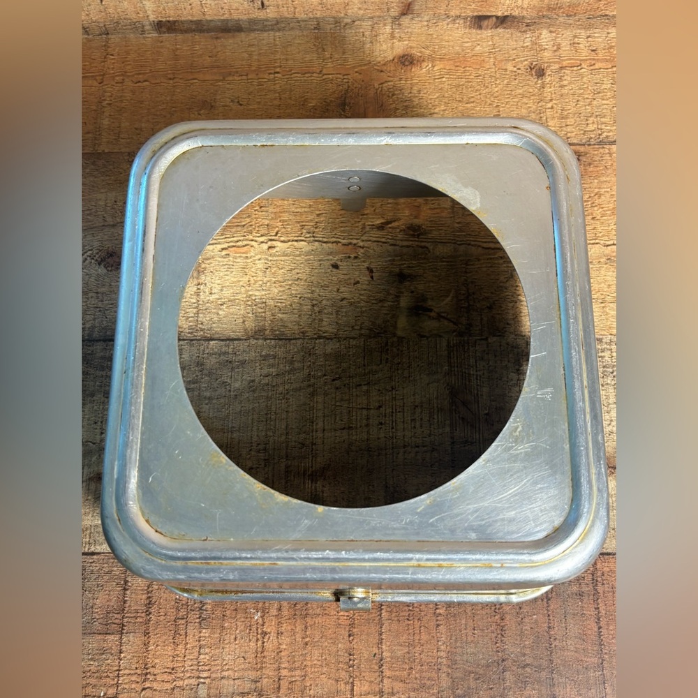 Vintage Mirro Square Aluminum 2 pc Angel Food Bunt Cake Pan 9" x 9" x 4" - Picture 5 of 8